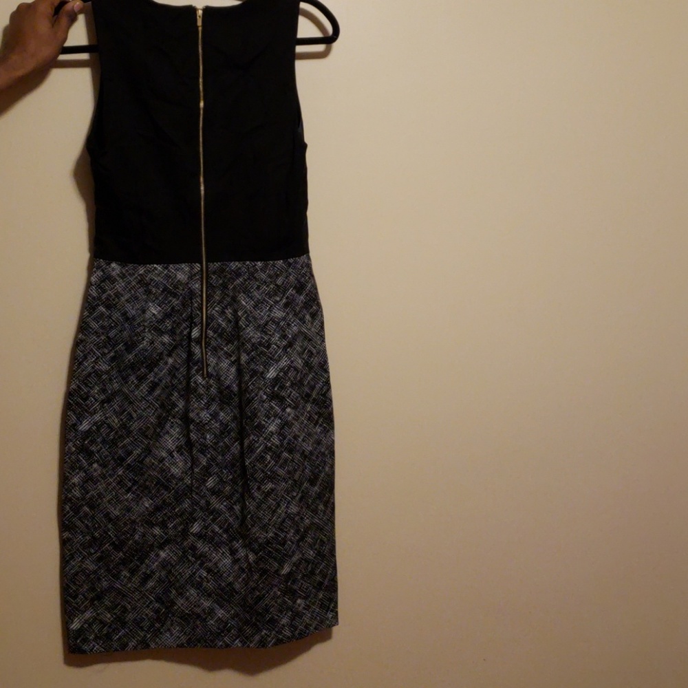 Dress - Picture 4 of 4